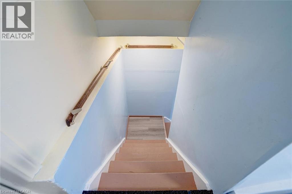 224 PINELAND Court, Waterloo, Ontario, N2T2S3 — Photo 35