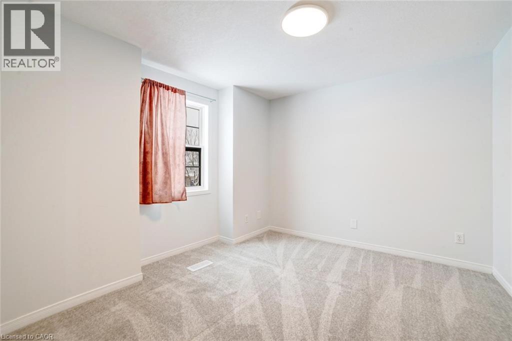 224 PINELAND Court, Waterloo, Ontario, N2T2S3 — Photo 32
