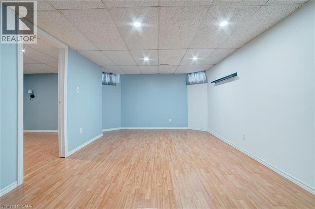 224 PINELAND Court, Waterloo, Ontario, N2T2S3 — Photo 40