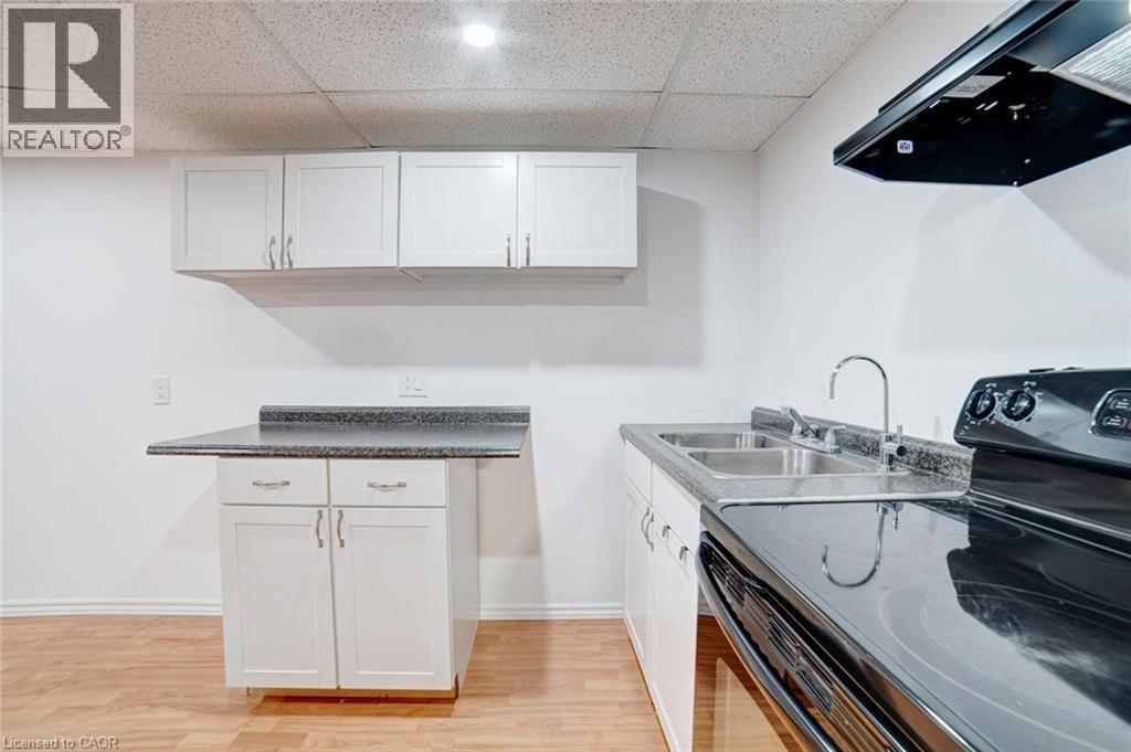 224 PINELAND Court, Waterloo, Ontario, N2T2S3 — Photo 38