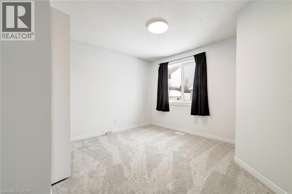 224 PINELAND Court, Waterloo, Ontario, N2T2S3 — Photo 30