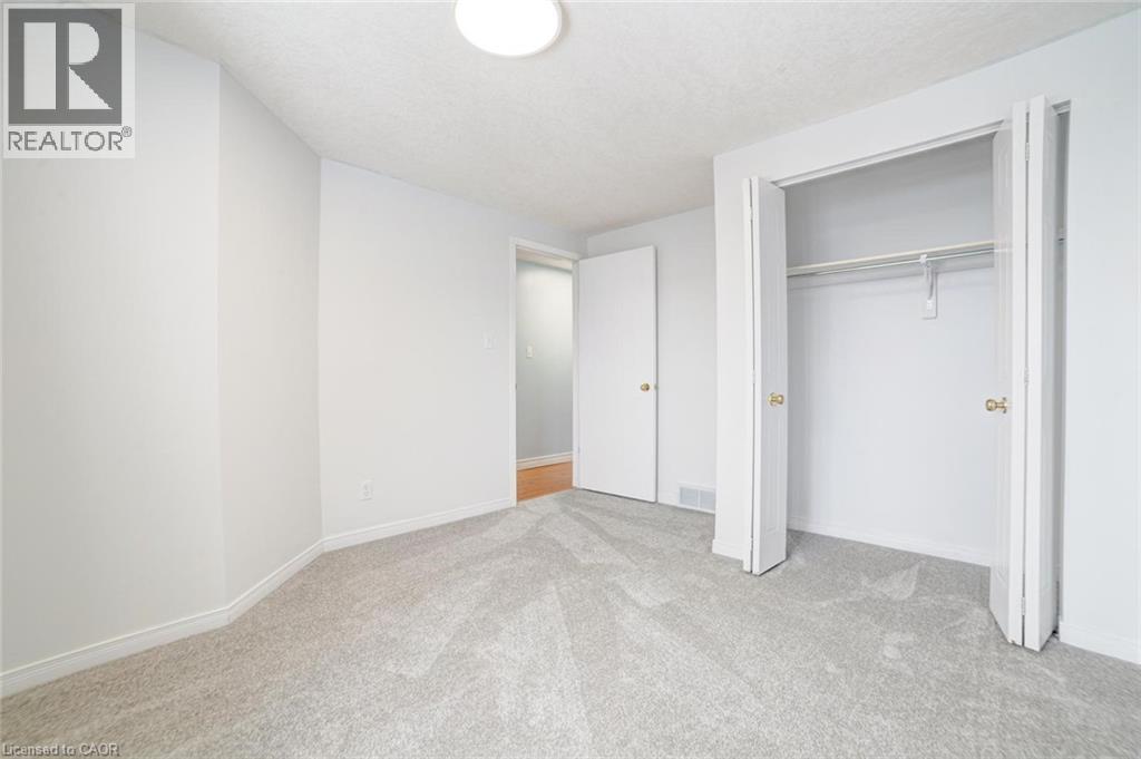 224 PINELAND Court, Waterloo, Ontario, N2T2S3 — Photo 31