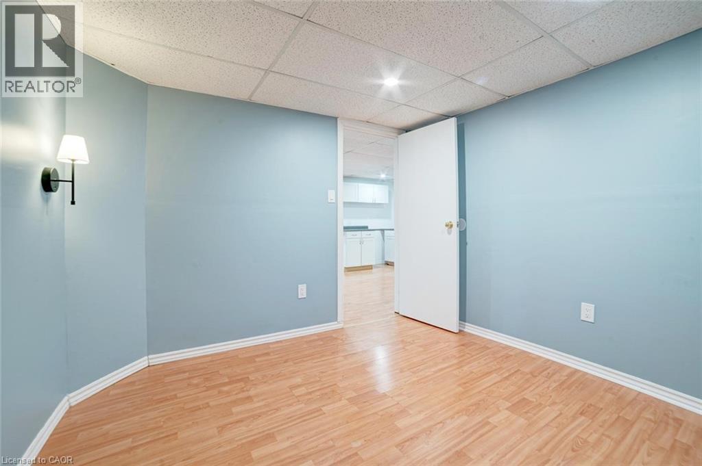 224 PINELAND Court, Waterloo, Ontario, N2T2S3 — Photo 42