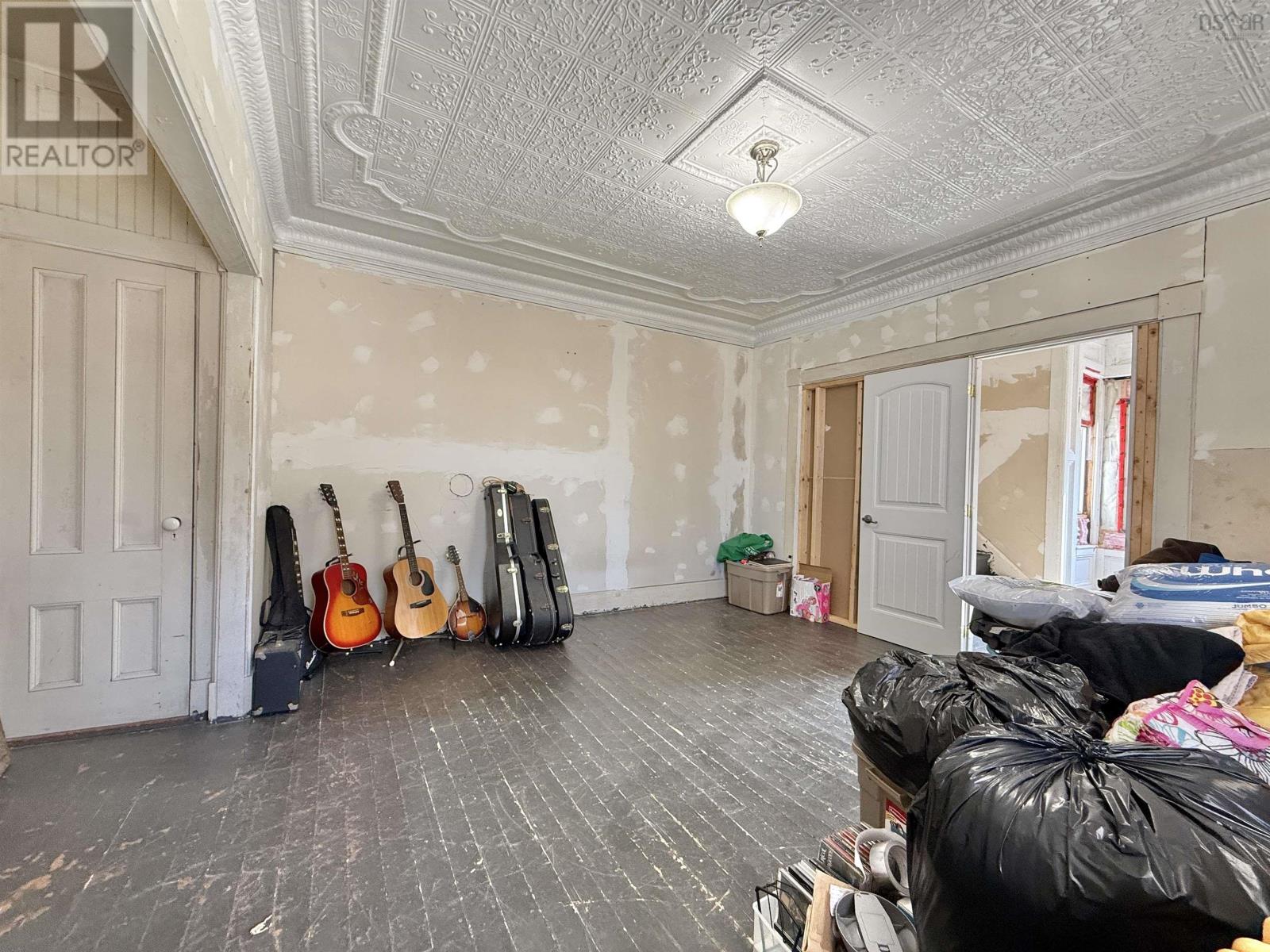 Property 10 of 29 of 1331 Highway 3