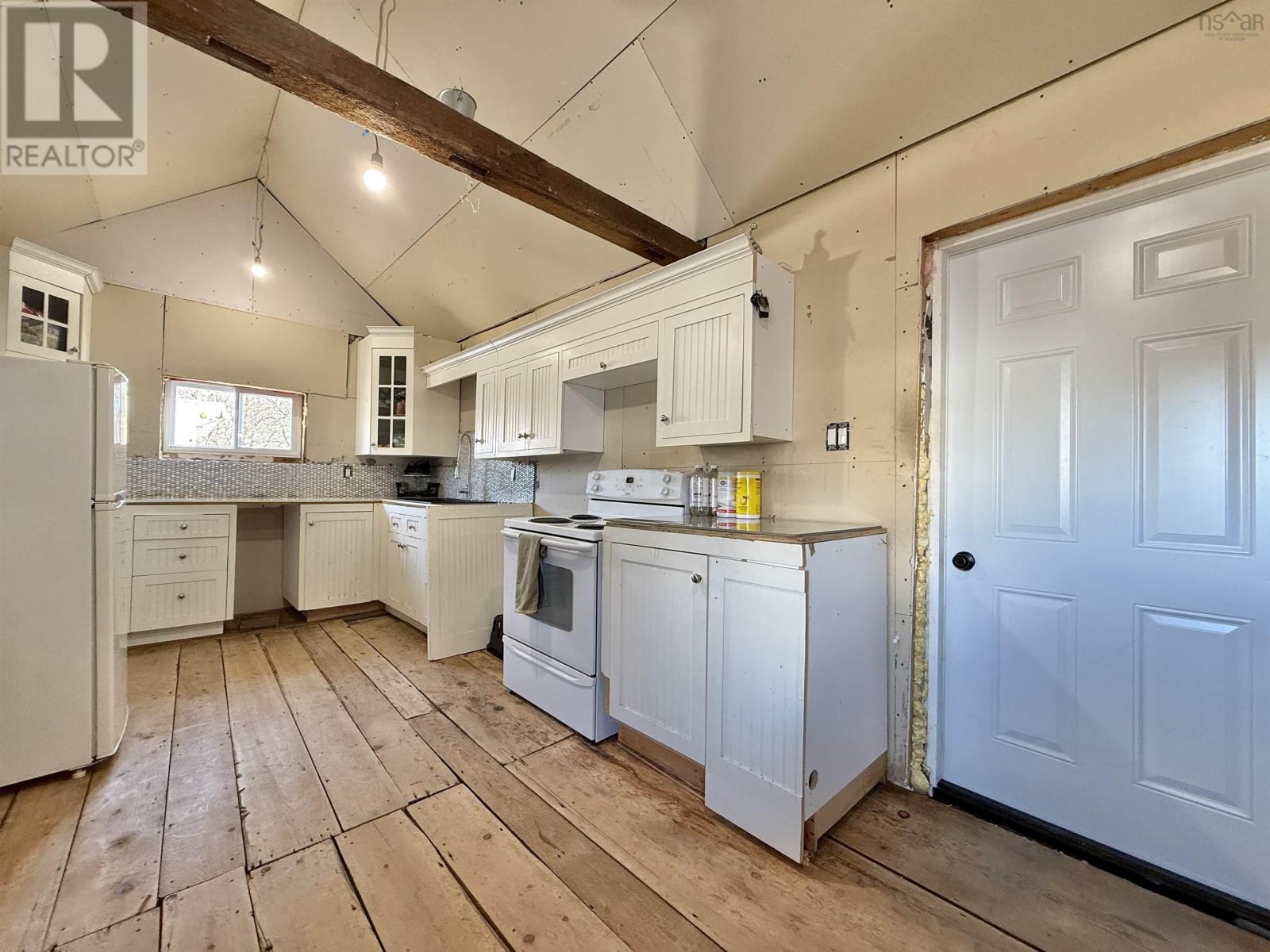 Property 16 of 29 of 1331 Highway 3