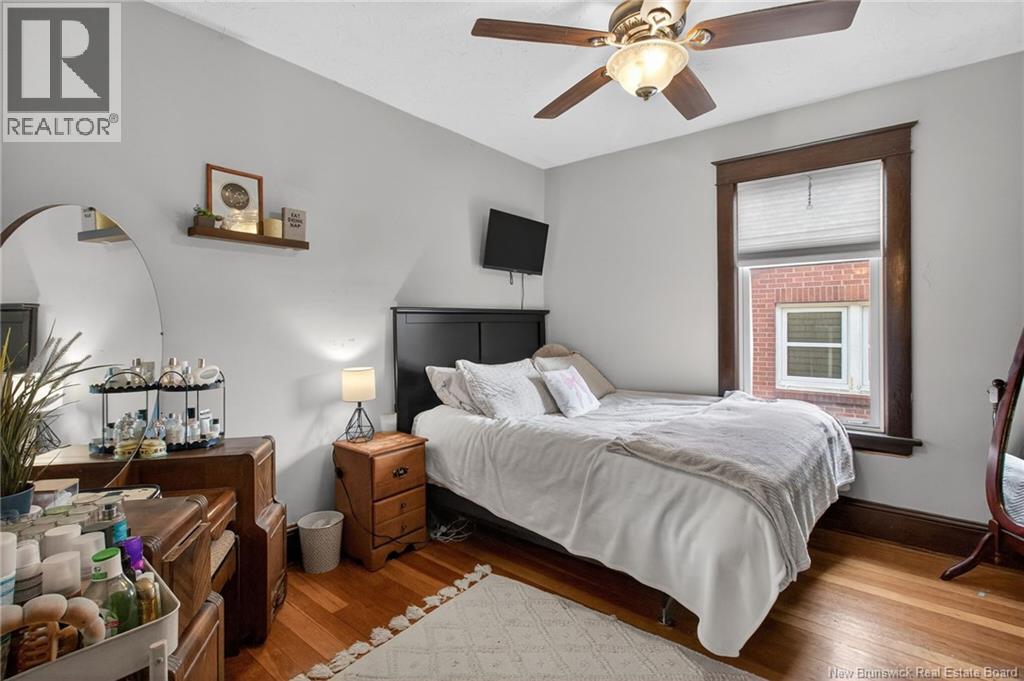 425 LUTZ STREET - 30