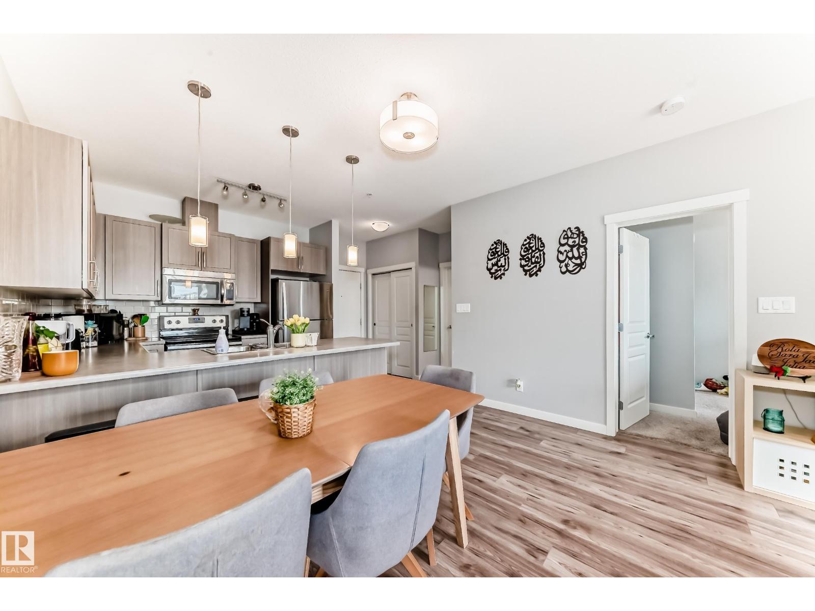 #208 812 Welsh DR SW, Edmonton