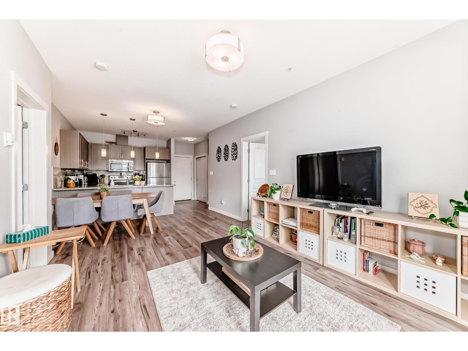 #208 812 Welsh DR SW, Edmonton