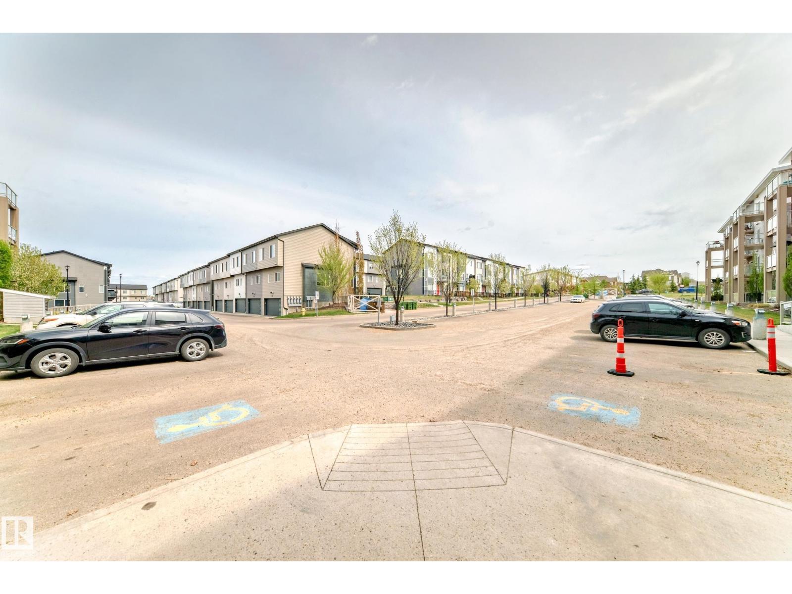 #208 812 Welsh DR SW, Edmonton