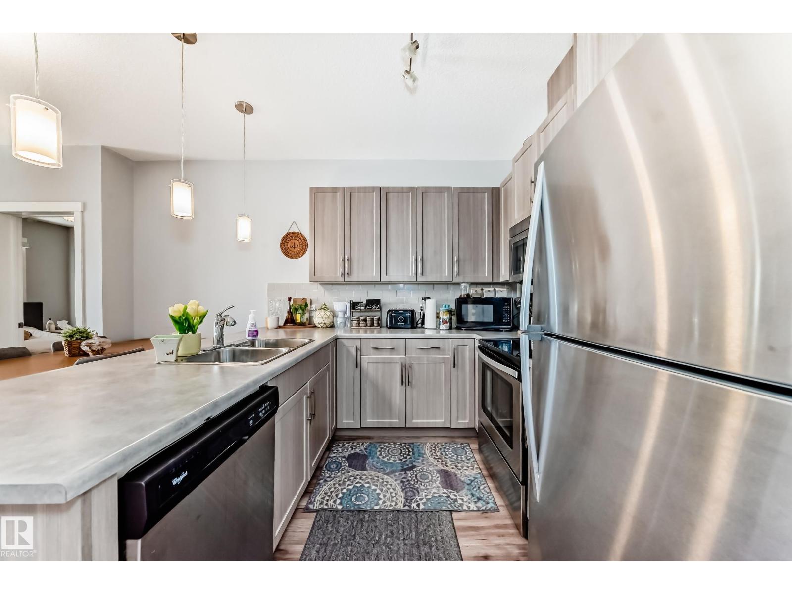 #208 812 Welsh DR SW, Edmonton