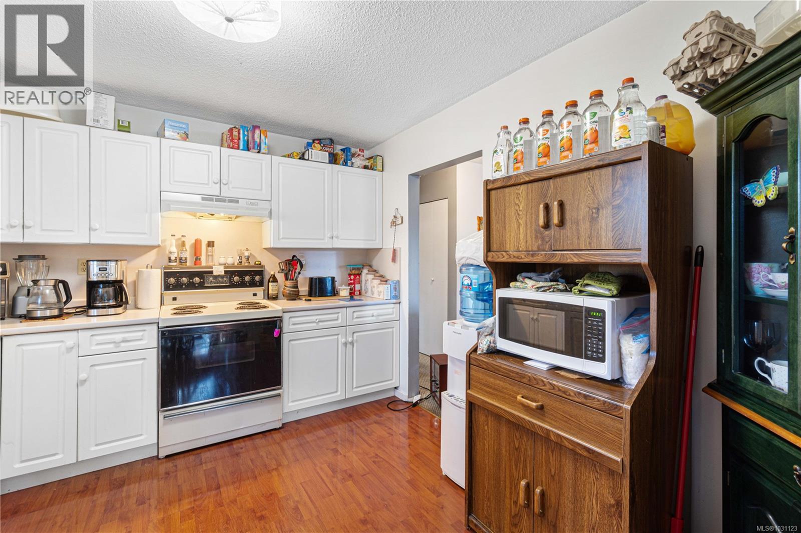 5430/5432 BERGEN OP ZOOM DR - 18