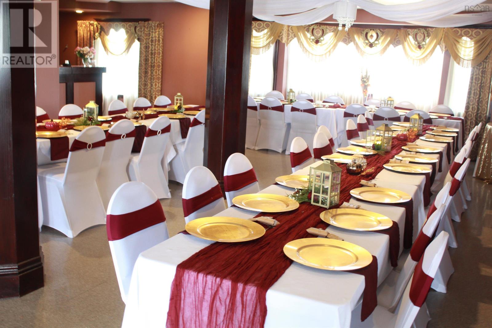 Property 24 of 49 of 100 KINGS Road