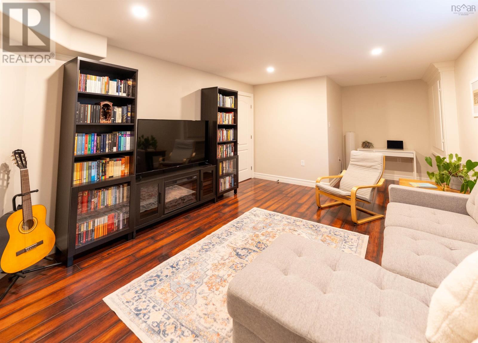 Property 27 of 43 of 52 Argus Drive