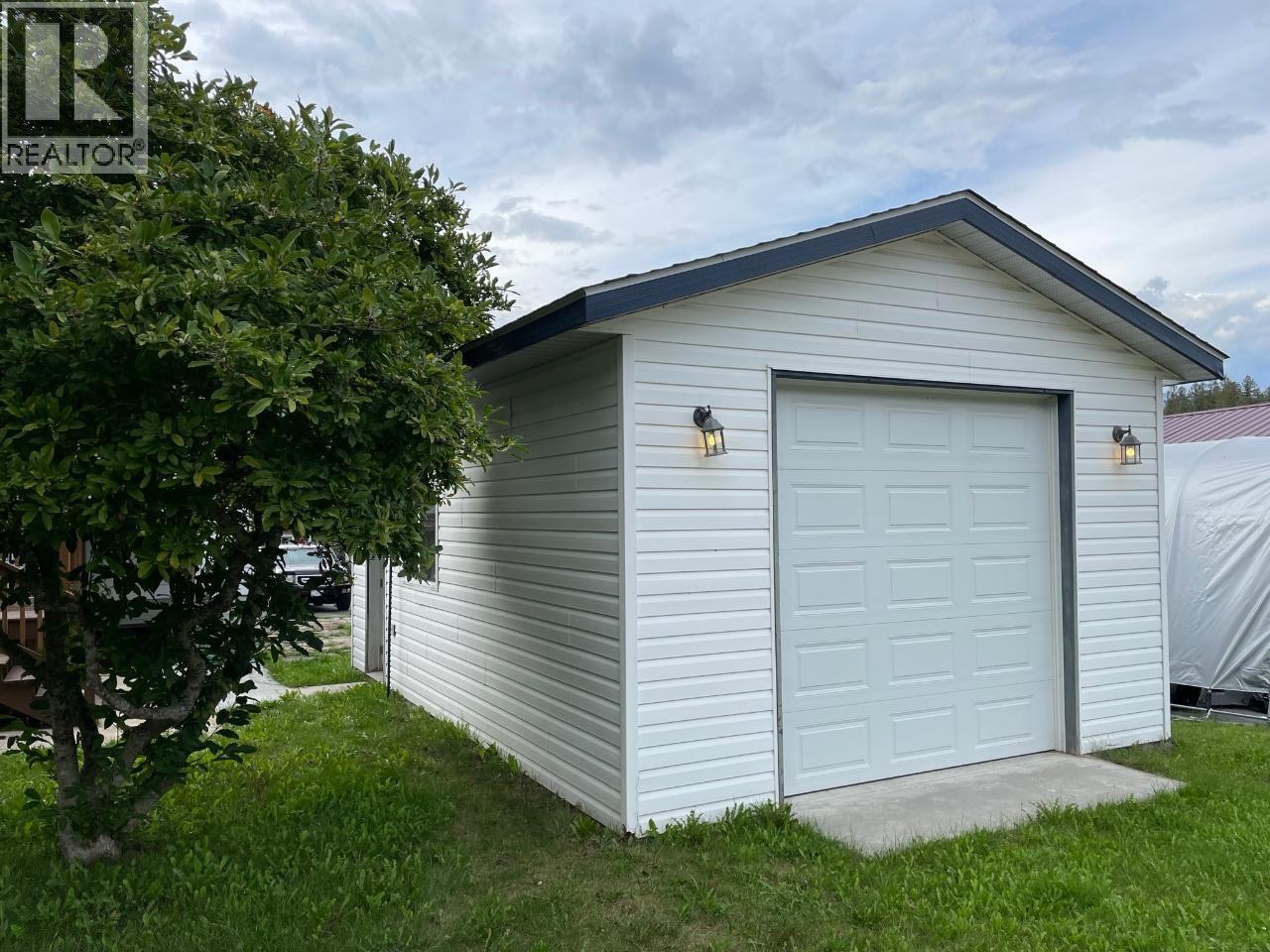 1526 EASTMAN Avenue, Riondel