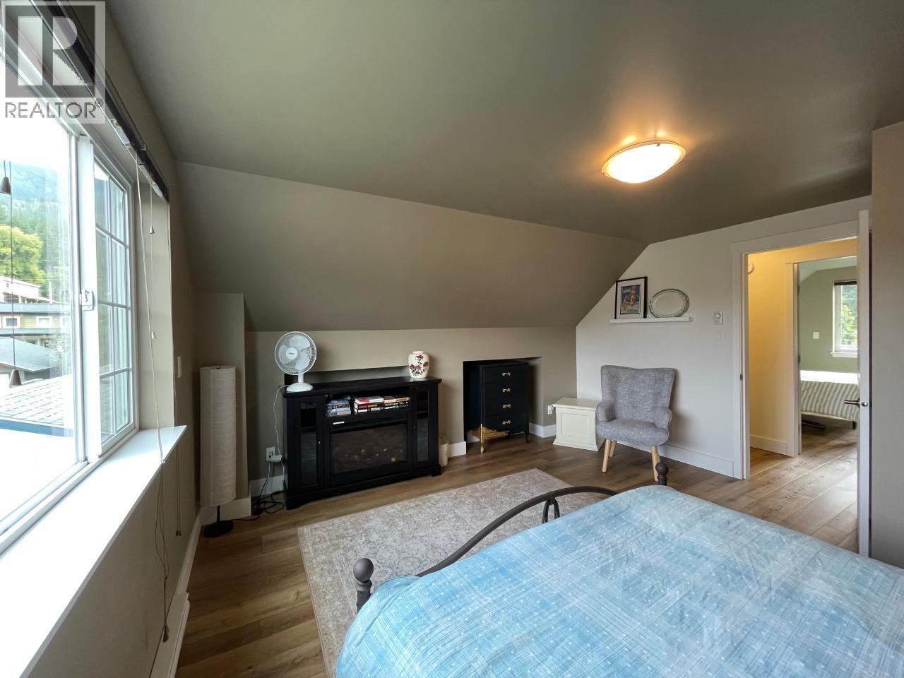 1526 EASTMAN Avenue, Riondel