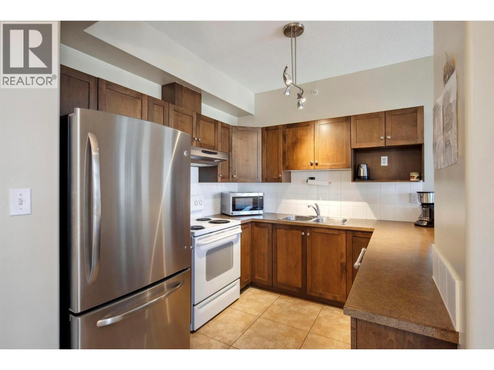 1128 Sunset Drive Unit# 904, Kelowna
