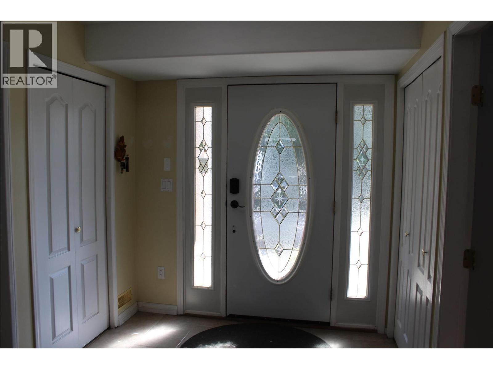 1021 12 Avenue SE, Salmon Arm