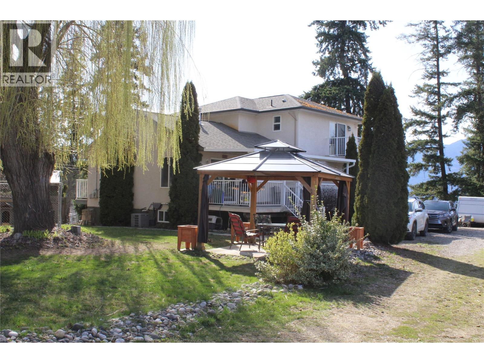 1021 12 Avenue SE, Salmon Arm