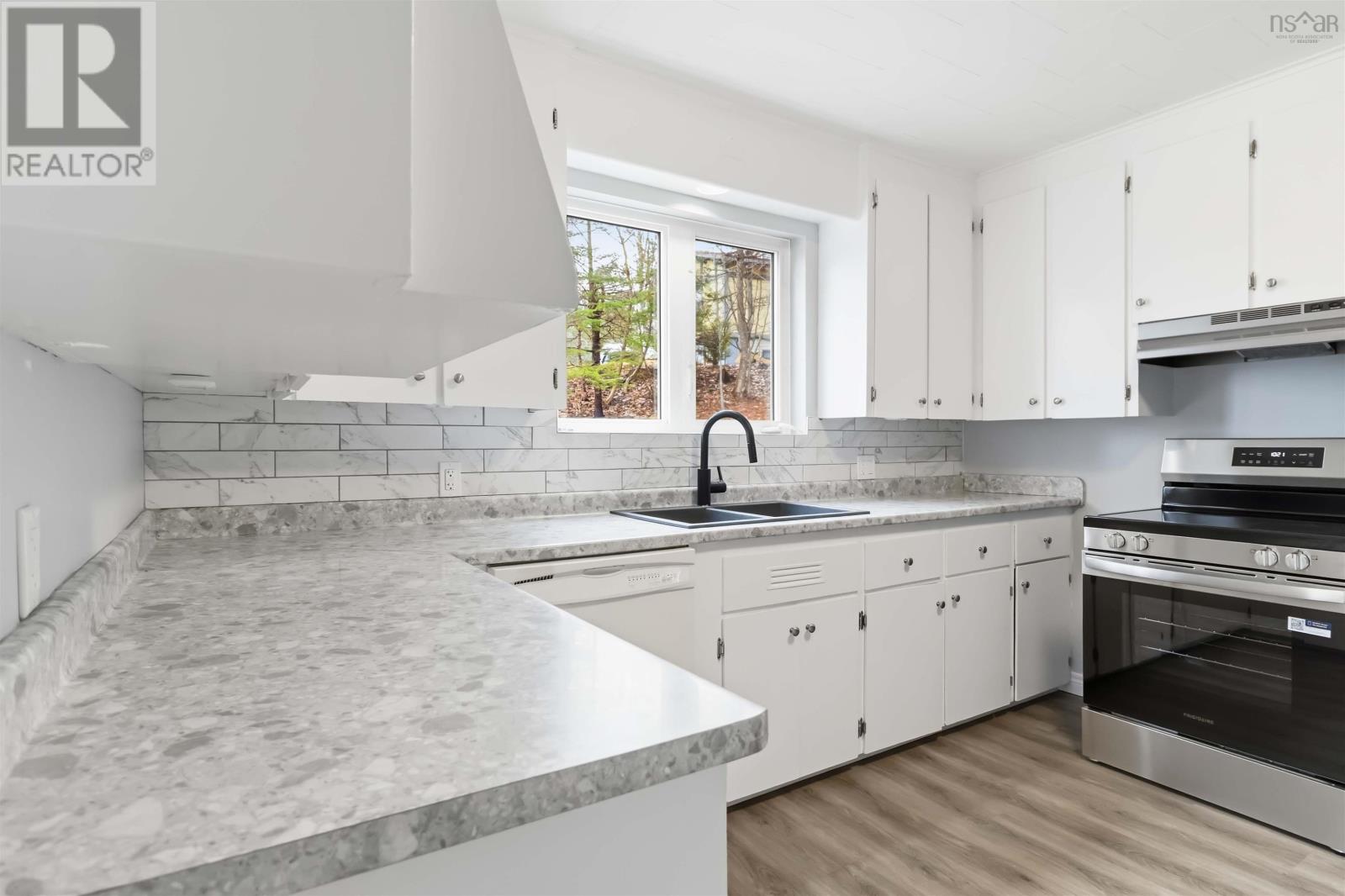 Property 11 of 48 of 796 331 Highway