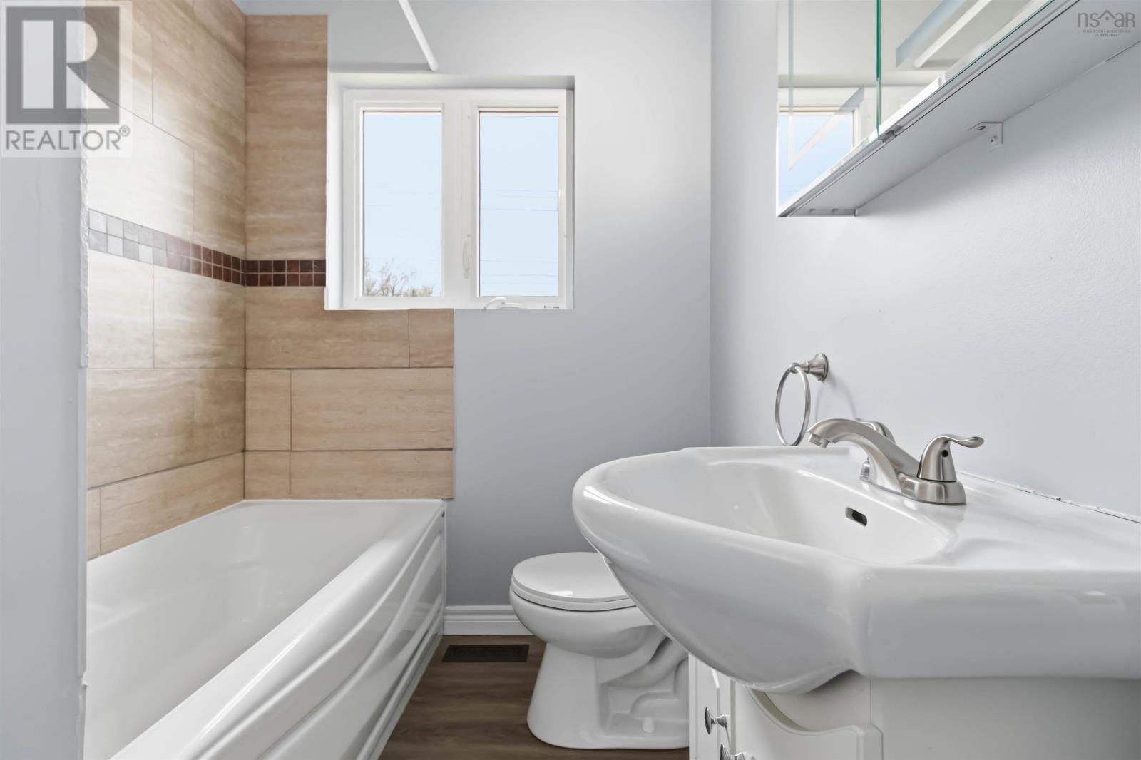 Property 22 of 48 of 796 331 Highway