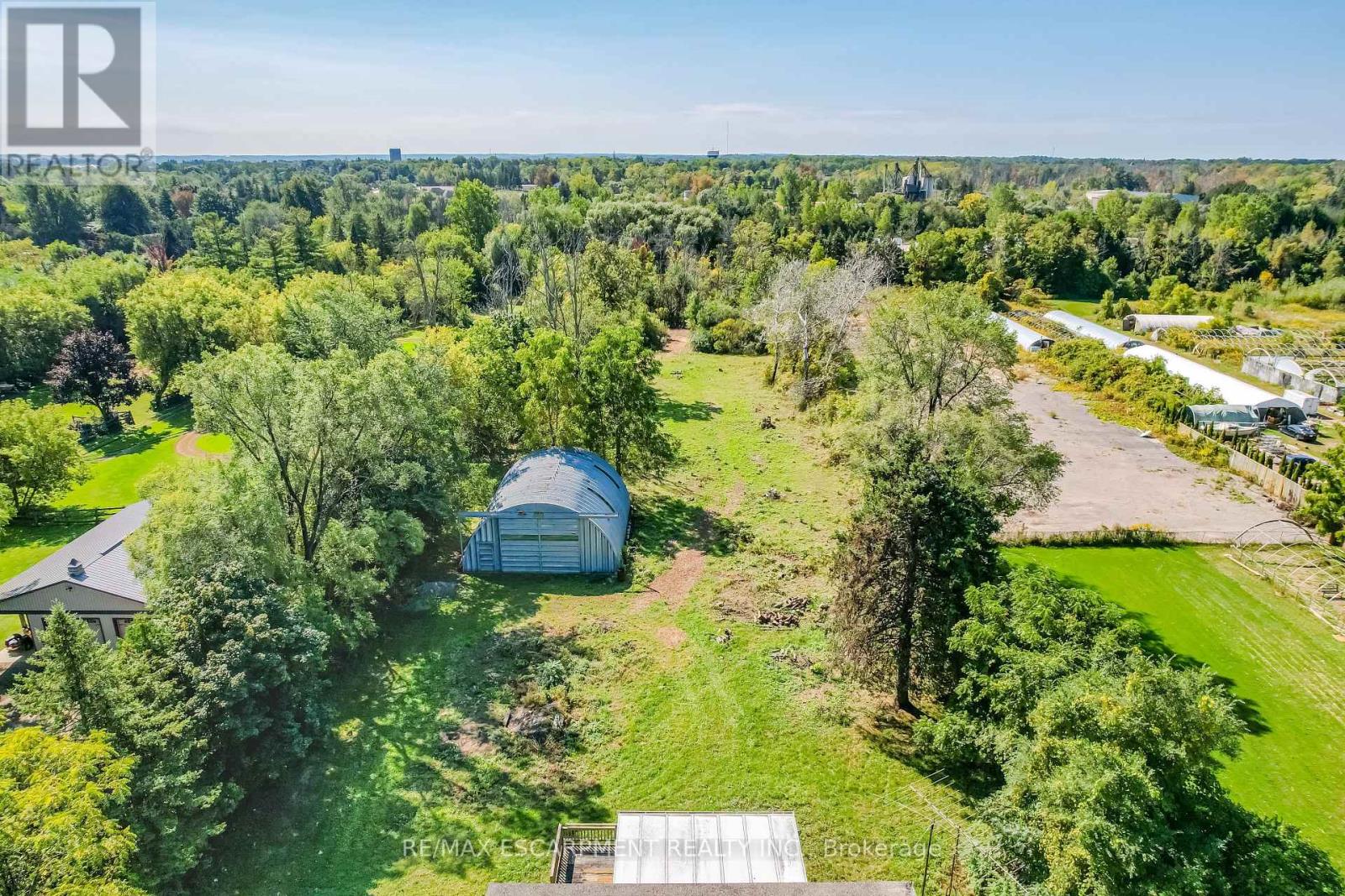 623 ROBSON ROAD - 8