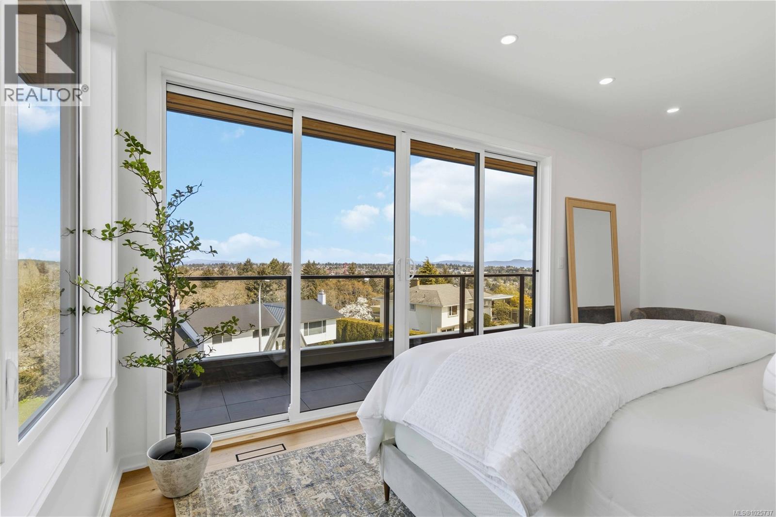 3700 KOOTENAY PL - 36