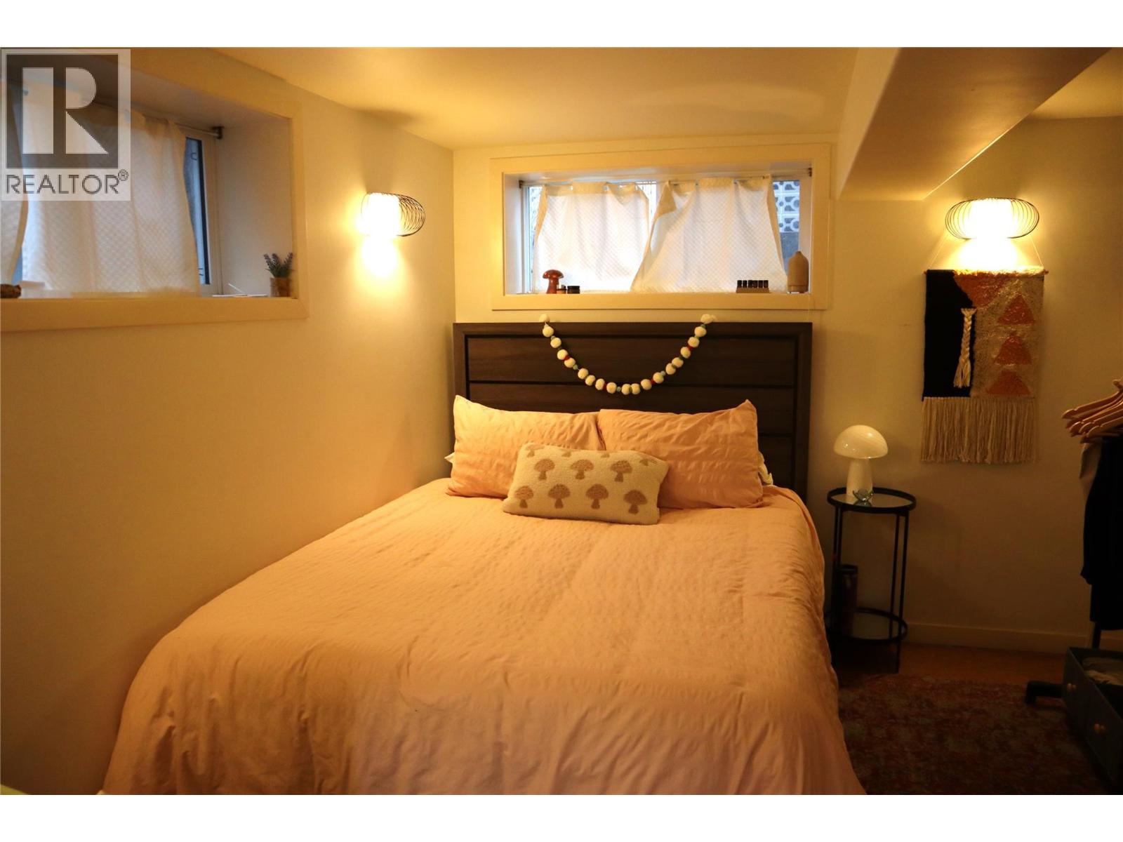 1736 HAPPYVALE AVENUE - 18