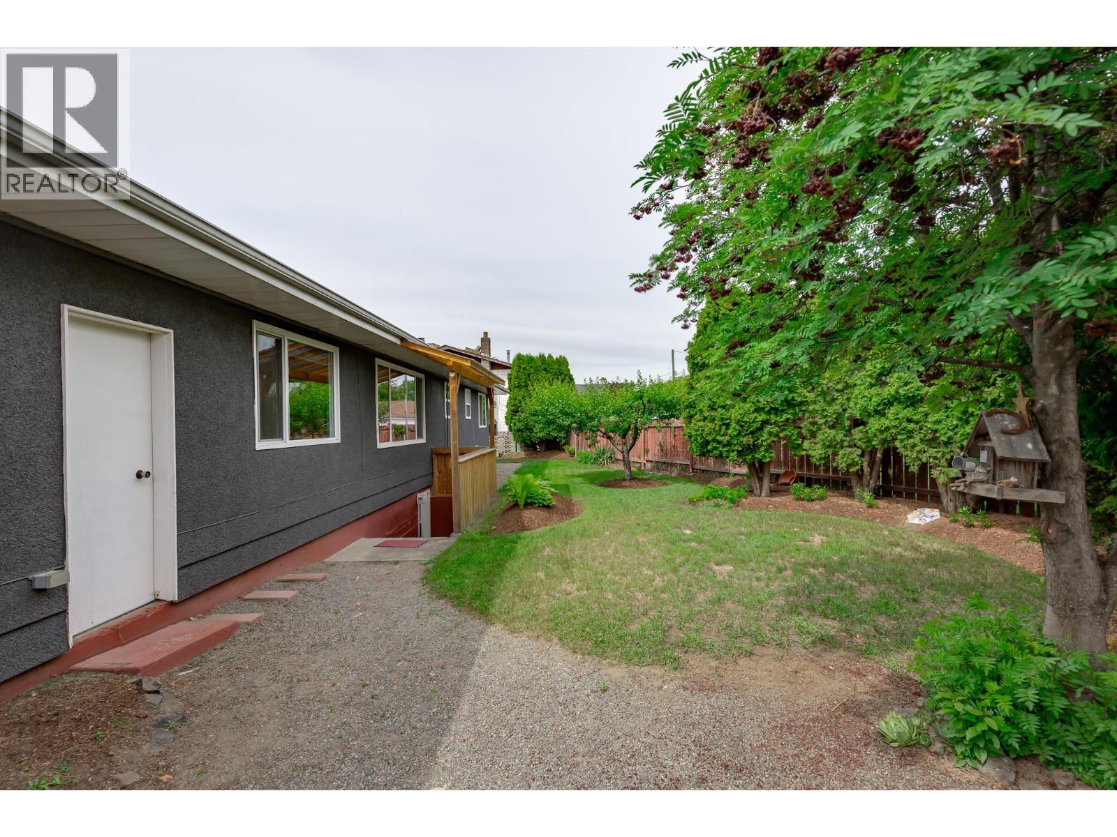 1736 HAPPYVALE AVENUE - 27