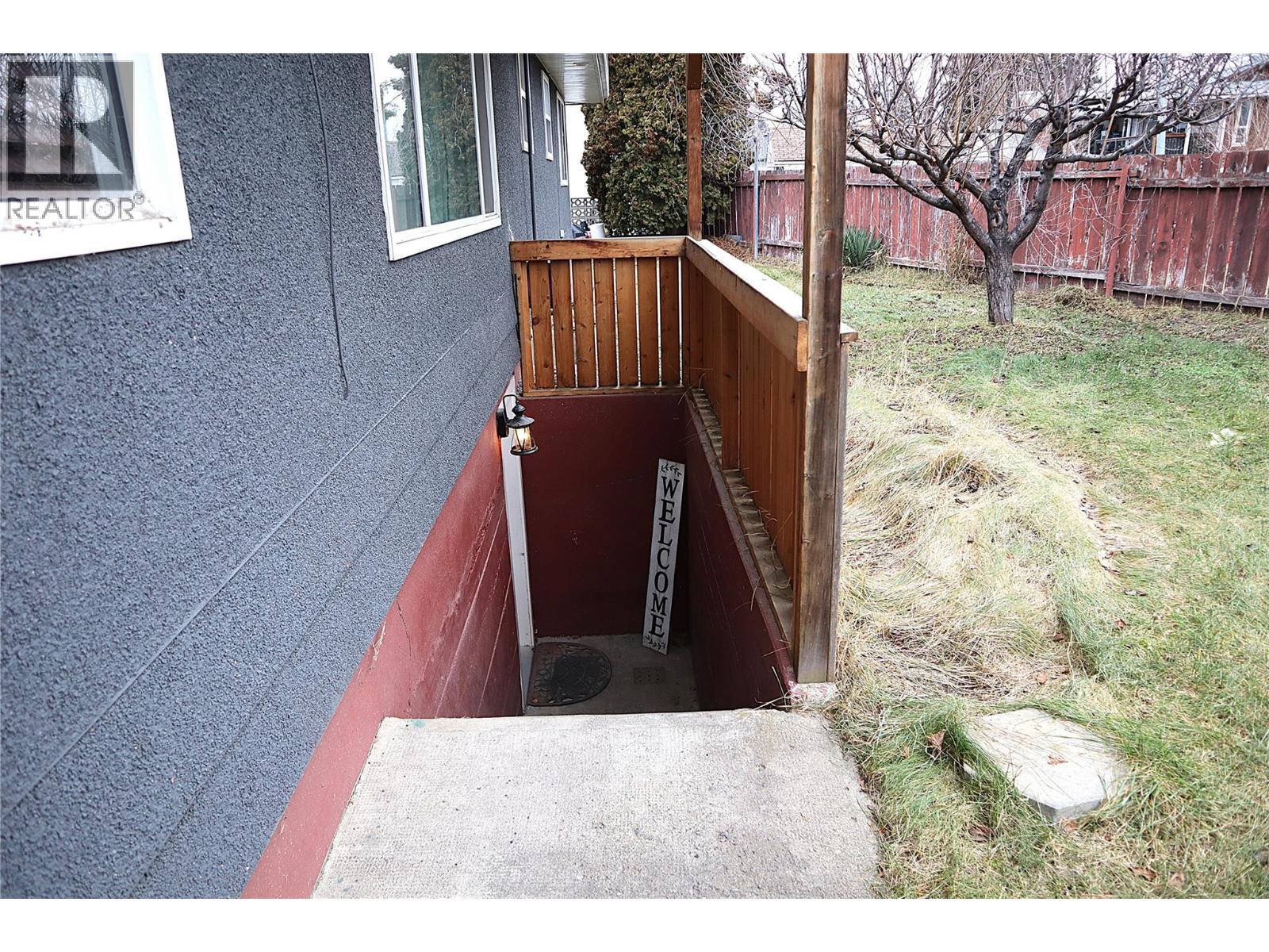 1736 HAPPYVALE AVENUE - 29