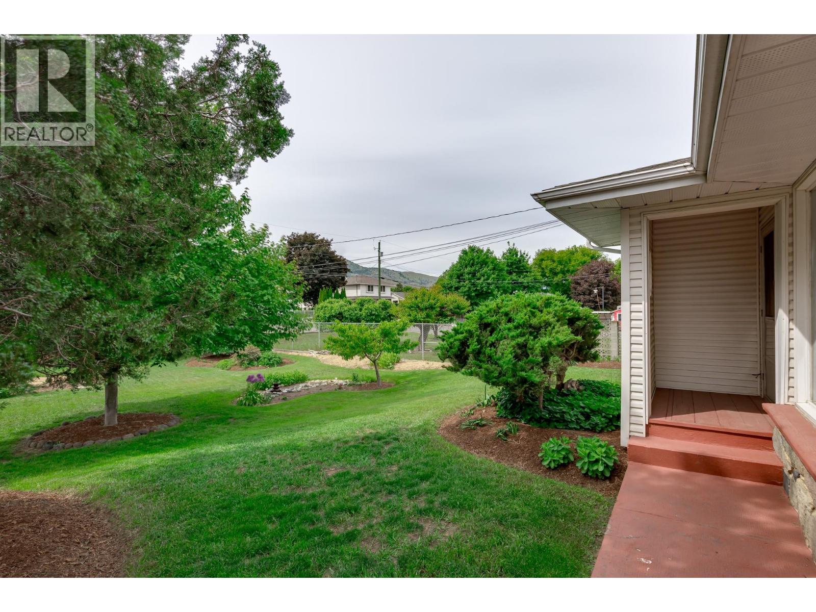 1736 HAPPYVALE AVENUE - 41