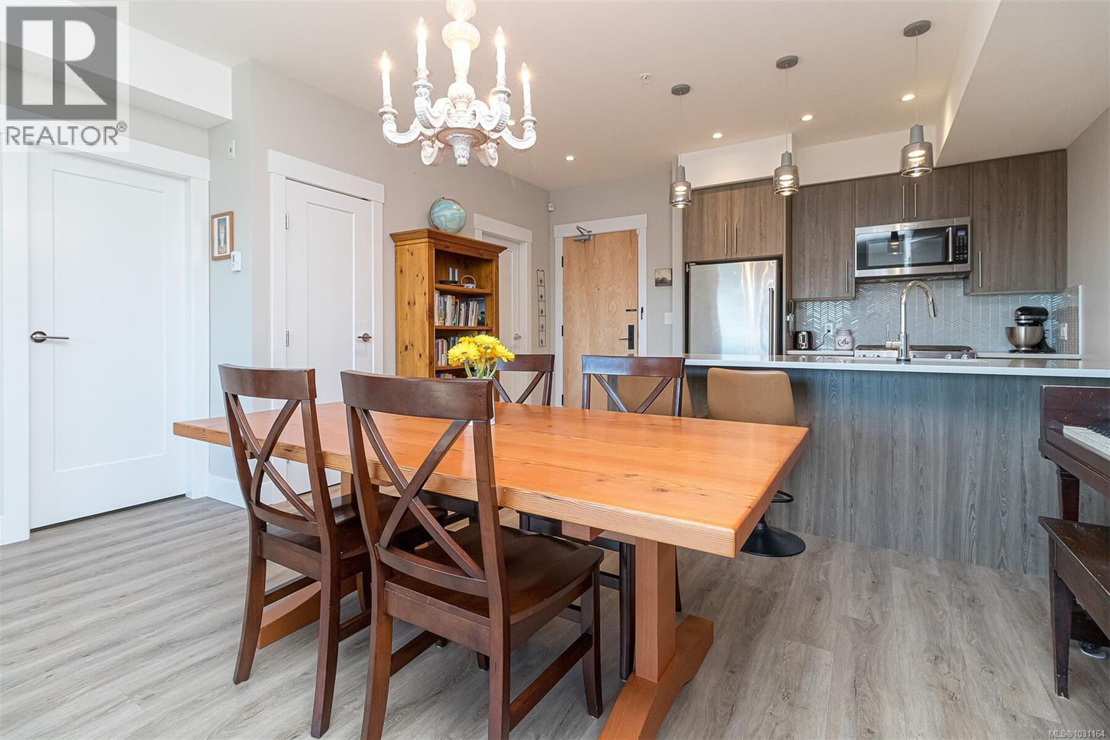 #307 2500 HACKETT CRES - 7