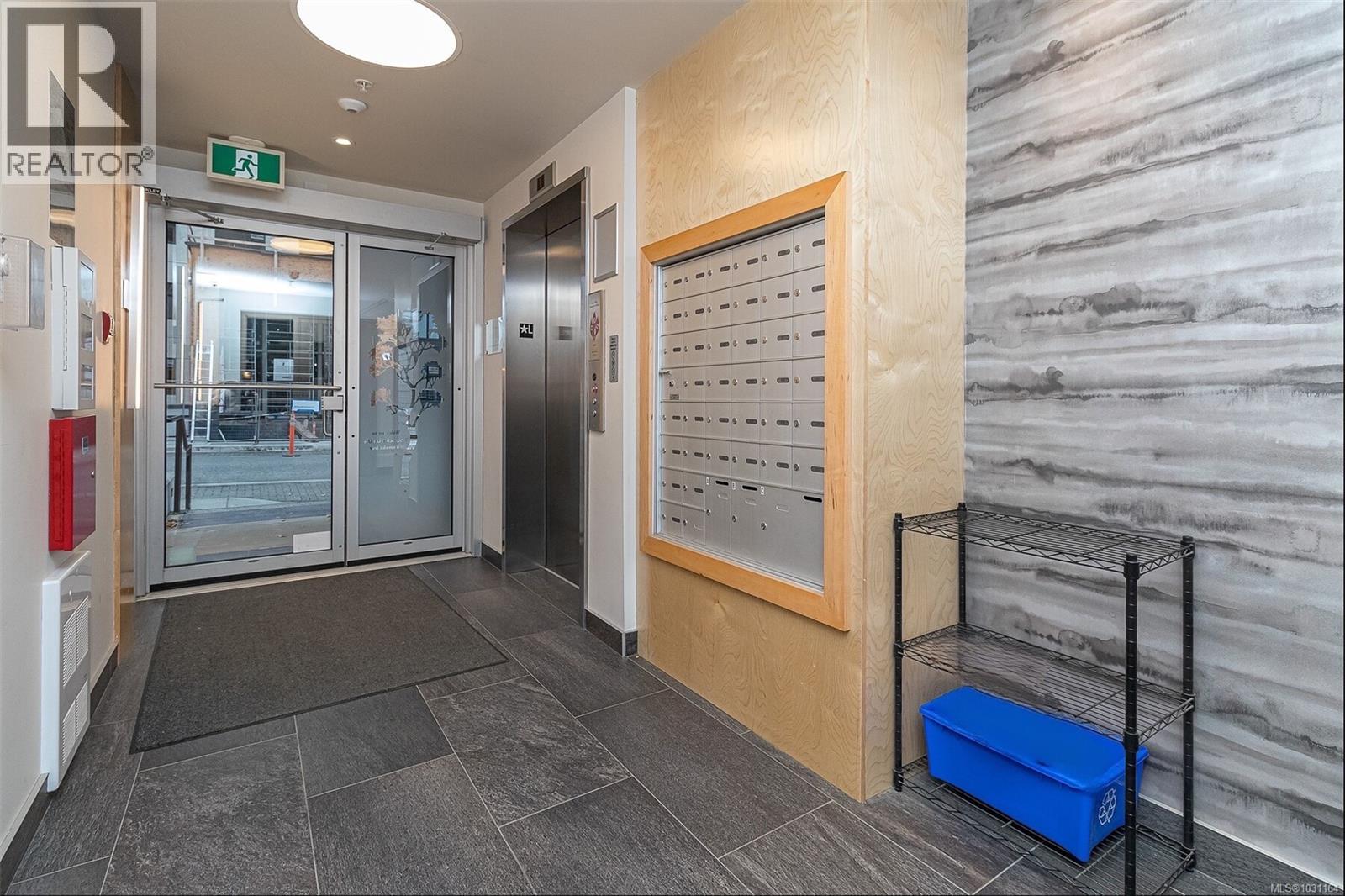 #307 2500 HACKETT CRES - Image 3