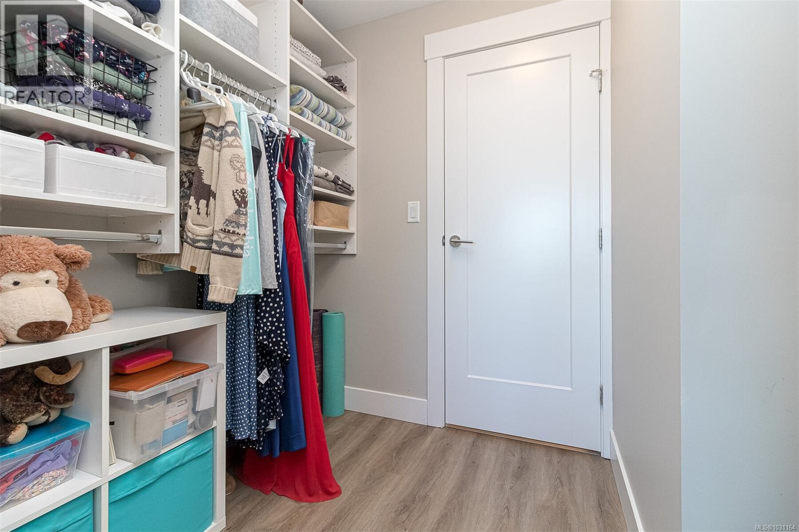 #307 2500 Hackett Cres - 36