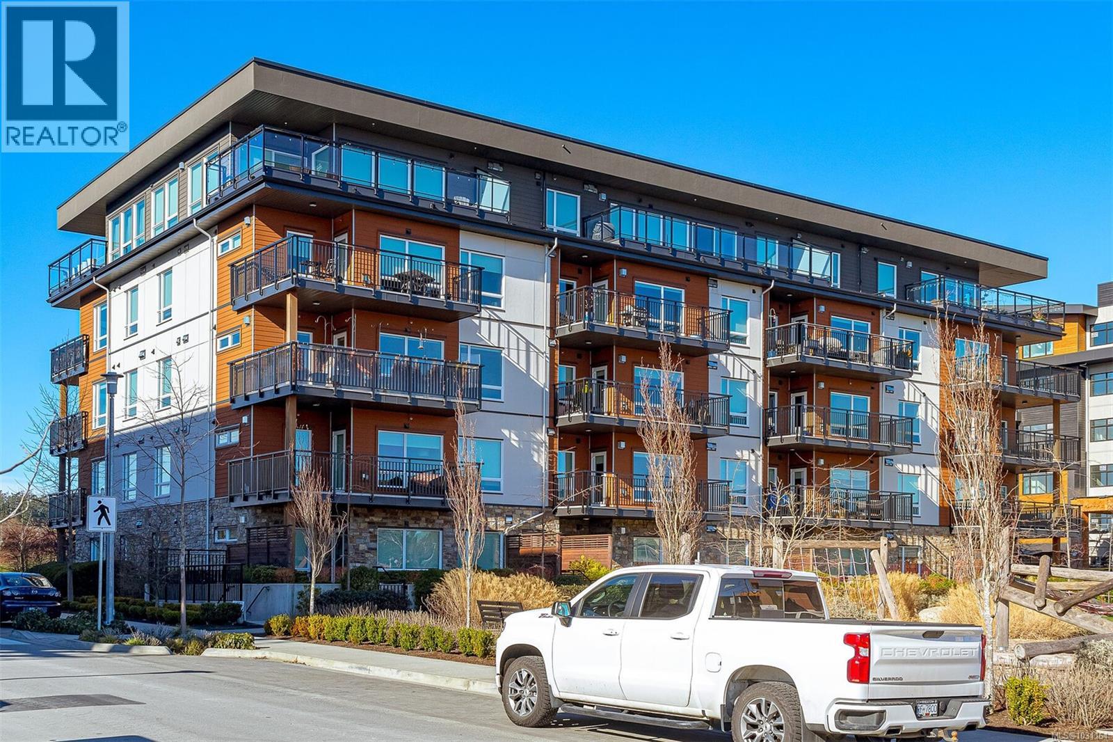 #307 2500 Hackett Cres - 2