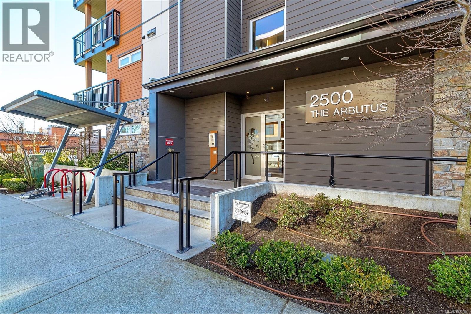 #307 2500 HACKETT CRES - 4