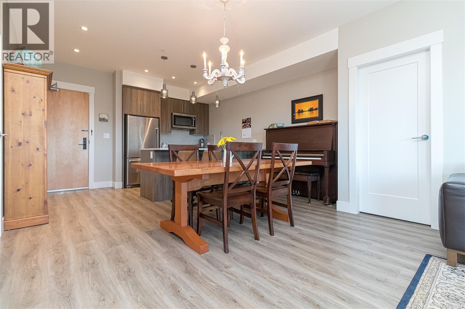 #307 2500 Hackett Cres - 9