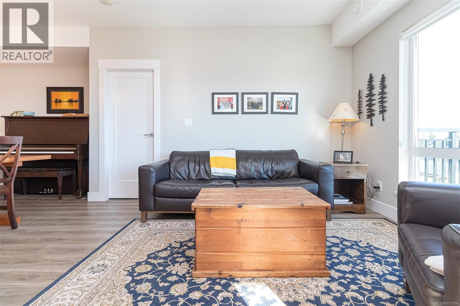 #307 2500 HACKETT CRES - 20