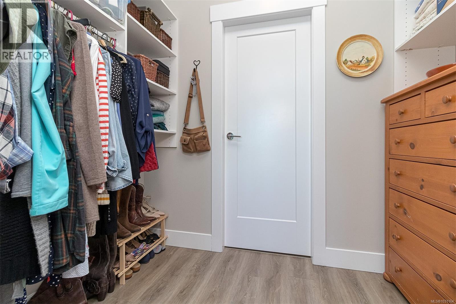 #307 2500 HACKETT CRES - 31