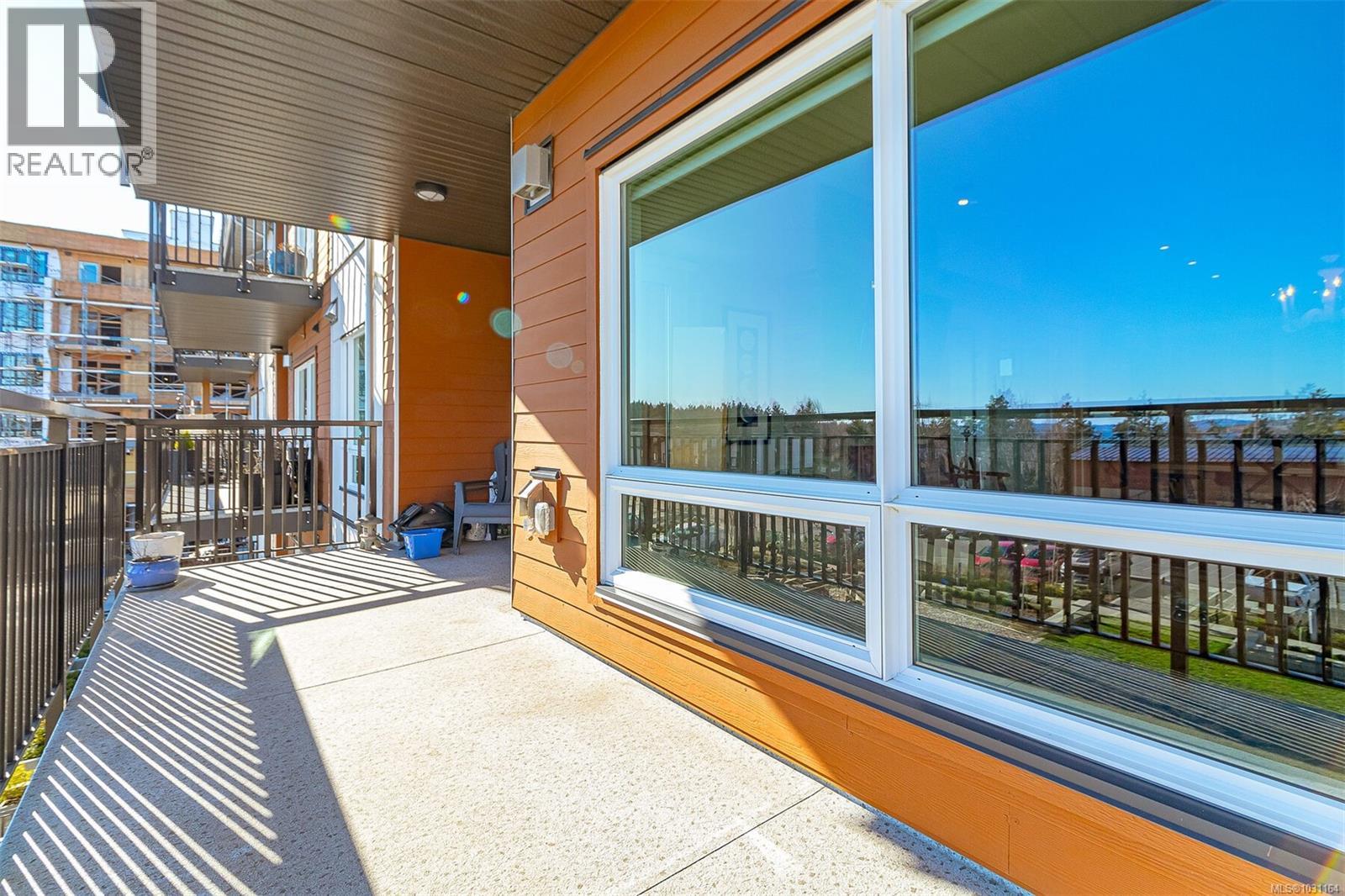 #307 2500 Hackett Cres - 23