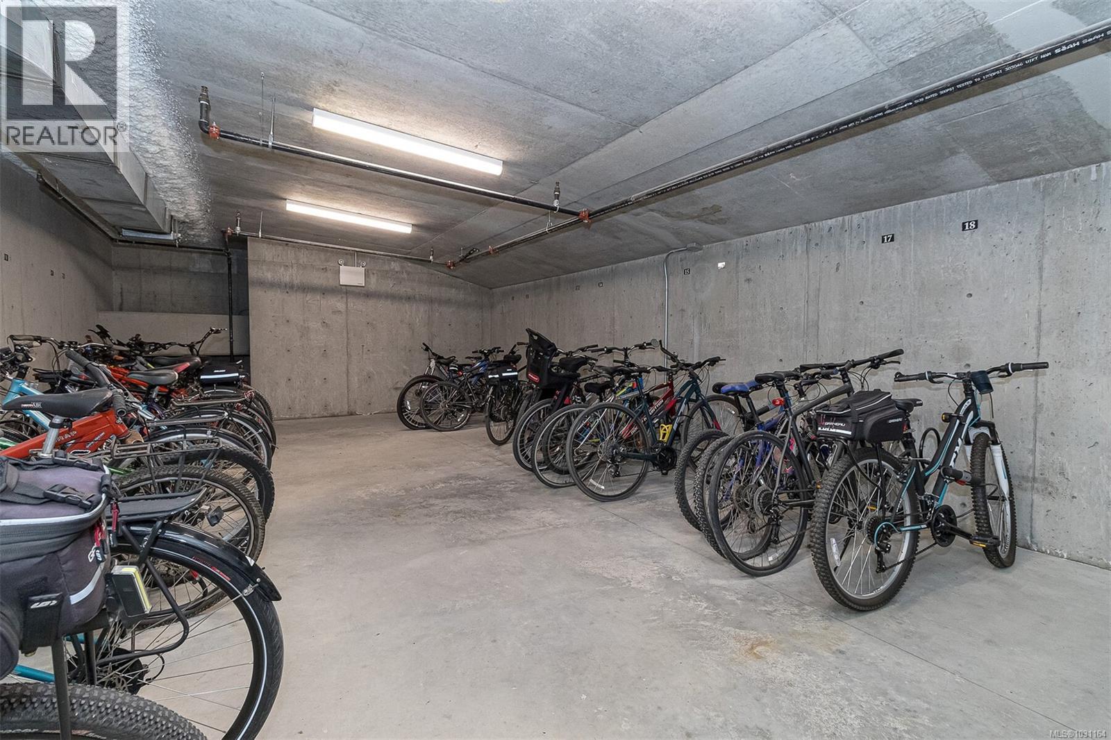 #307 2500 Hackett Cres - 41