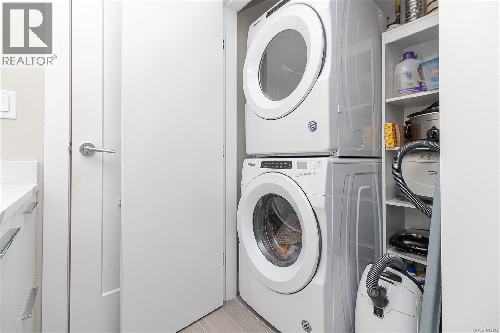 #307 2500 HACKETT CRES - 38