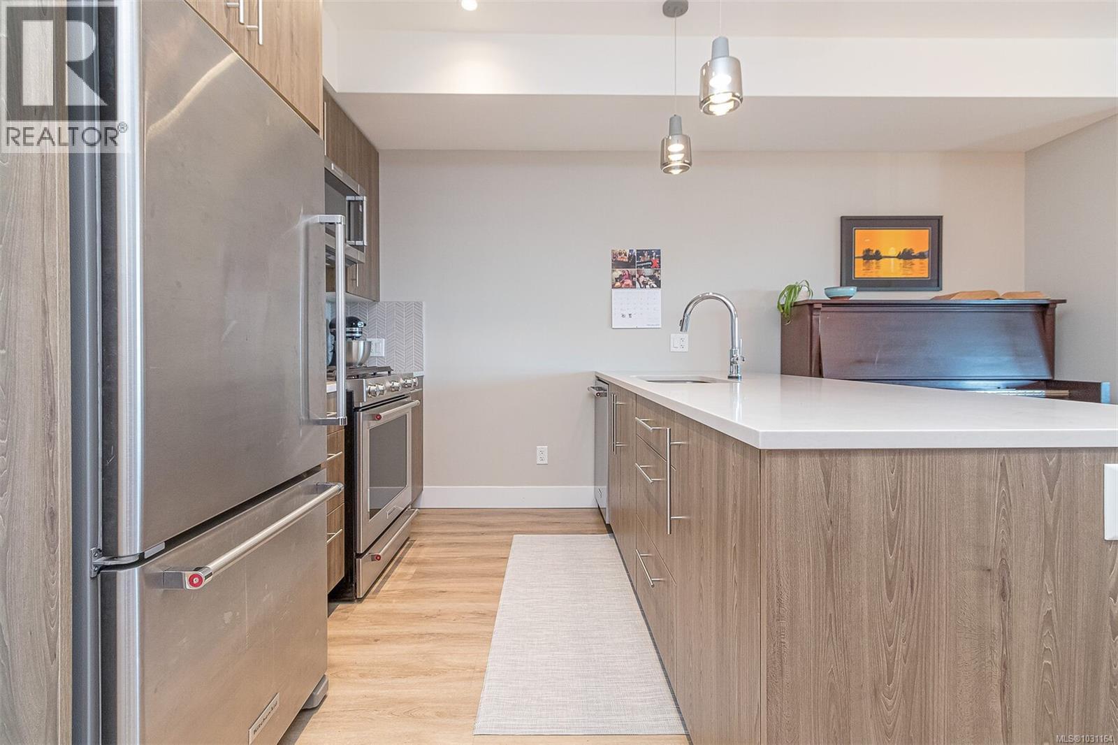 #307 2500 Hackett Cres - 12