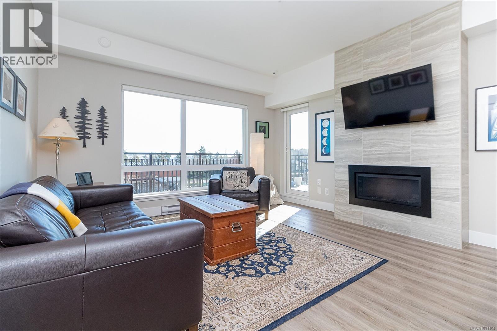 #307 2500 HACKETT CRES - 18