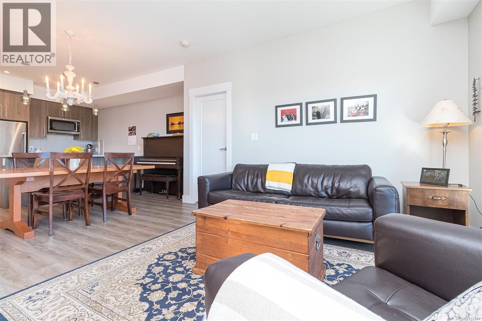 #307 2500 HACKETT CRES - 16