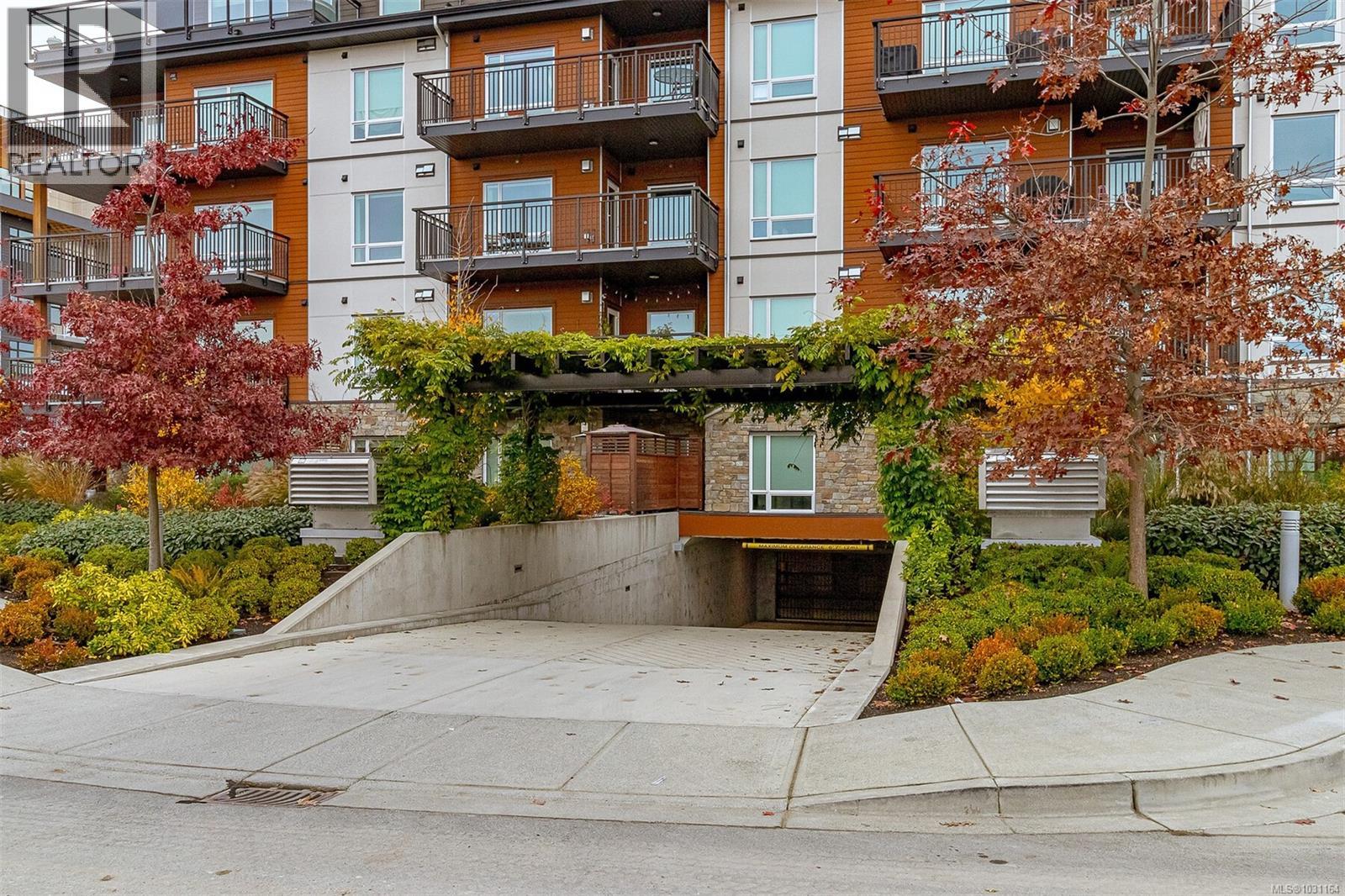 #307 2500 HACKETT CRES - 44