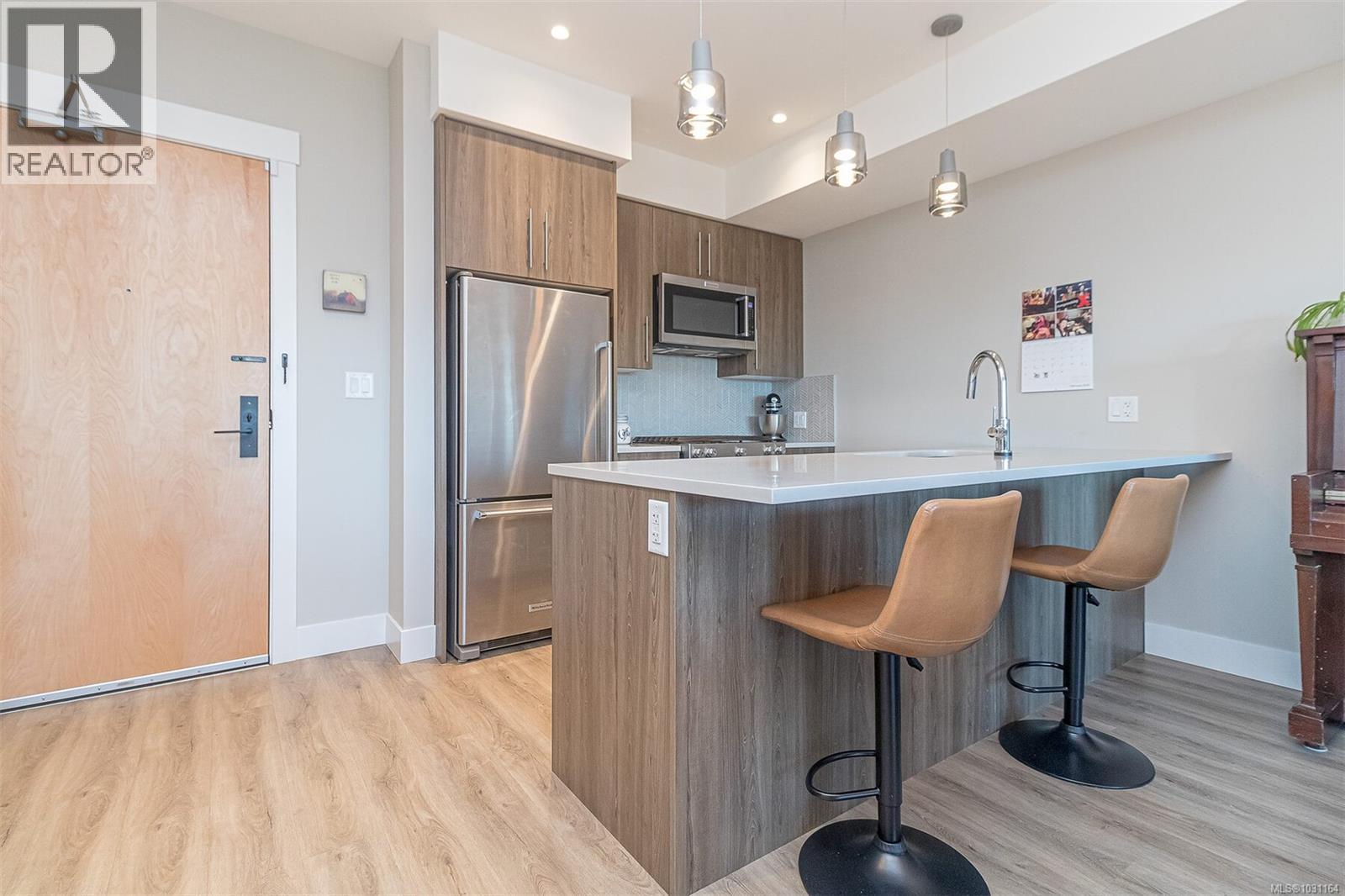 #307 2500 HACKETT CRES - 8