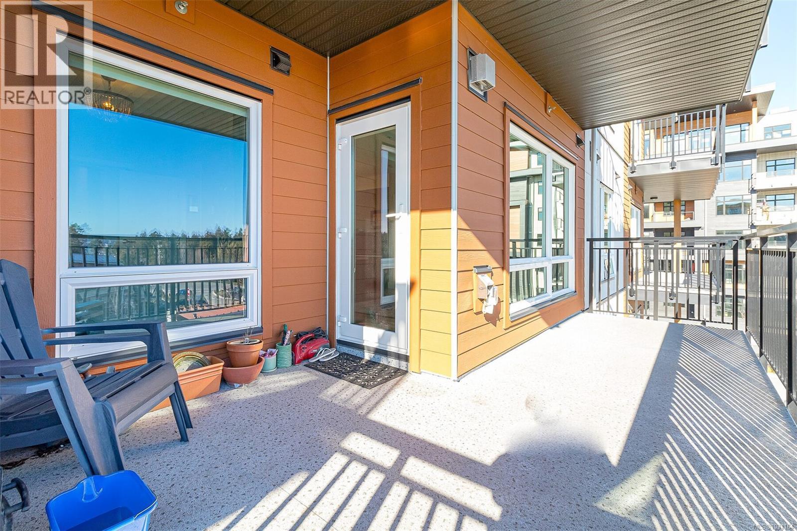 #307 2500 HACKETT CRES - 21