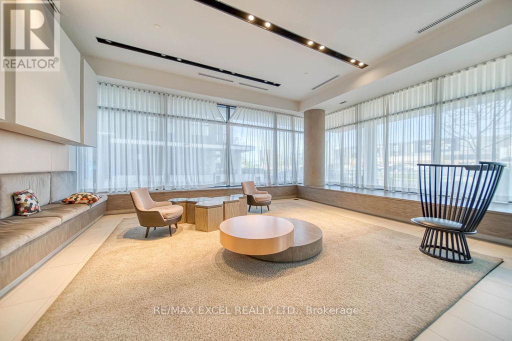 318 - 128 FAIRVIEW MALL DRIVE