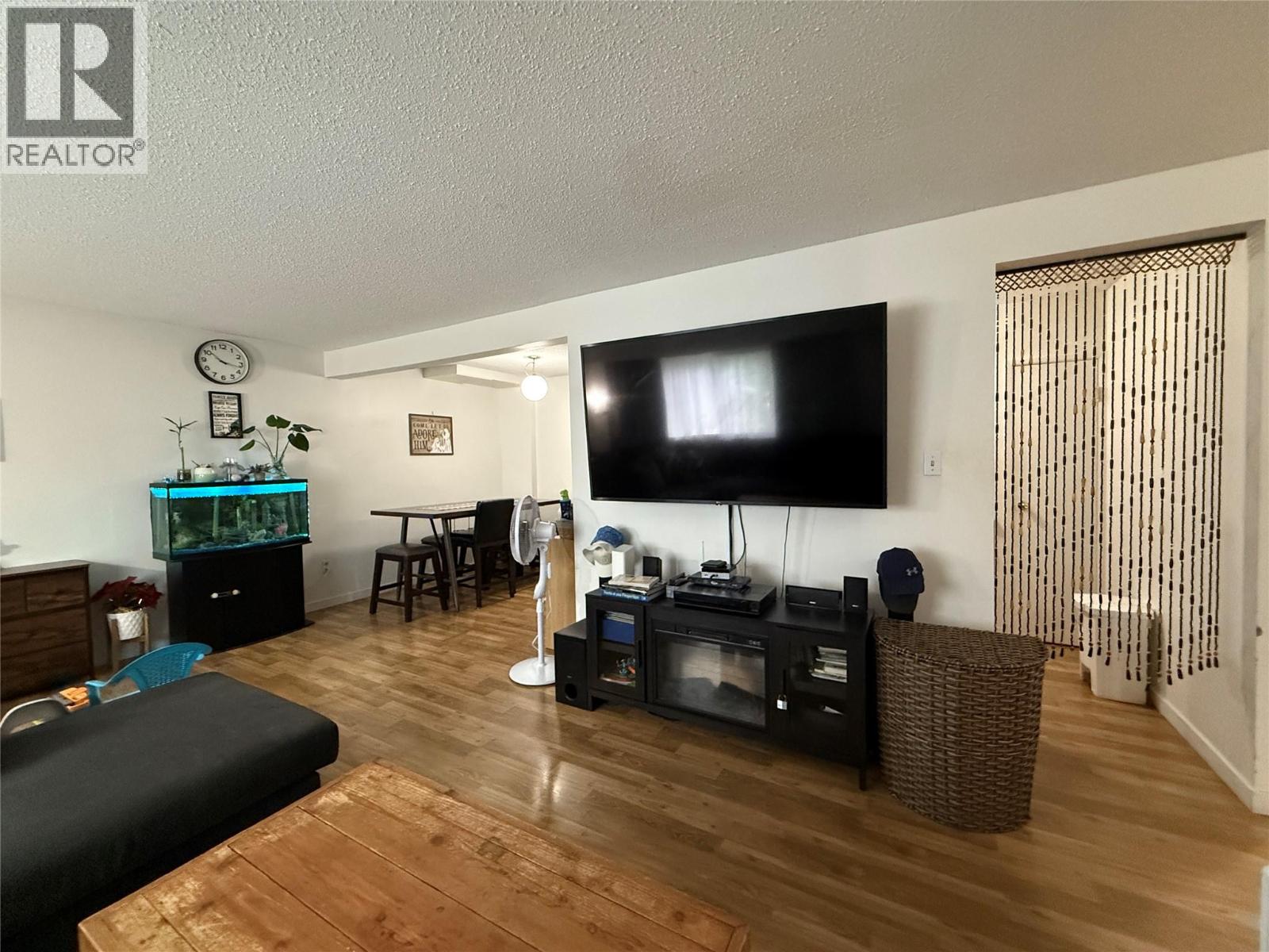 455 Richards Street W - 12