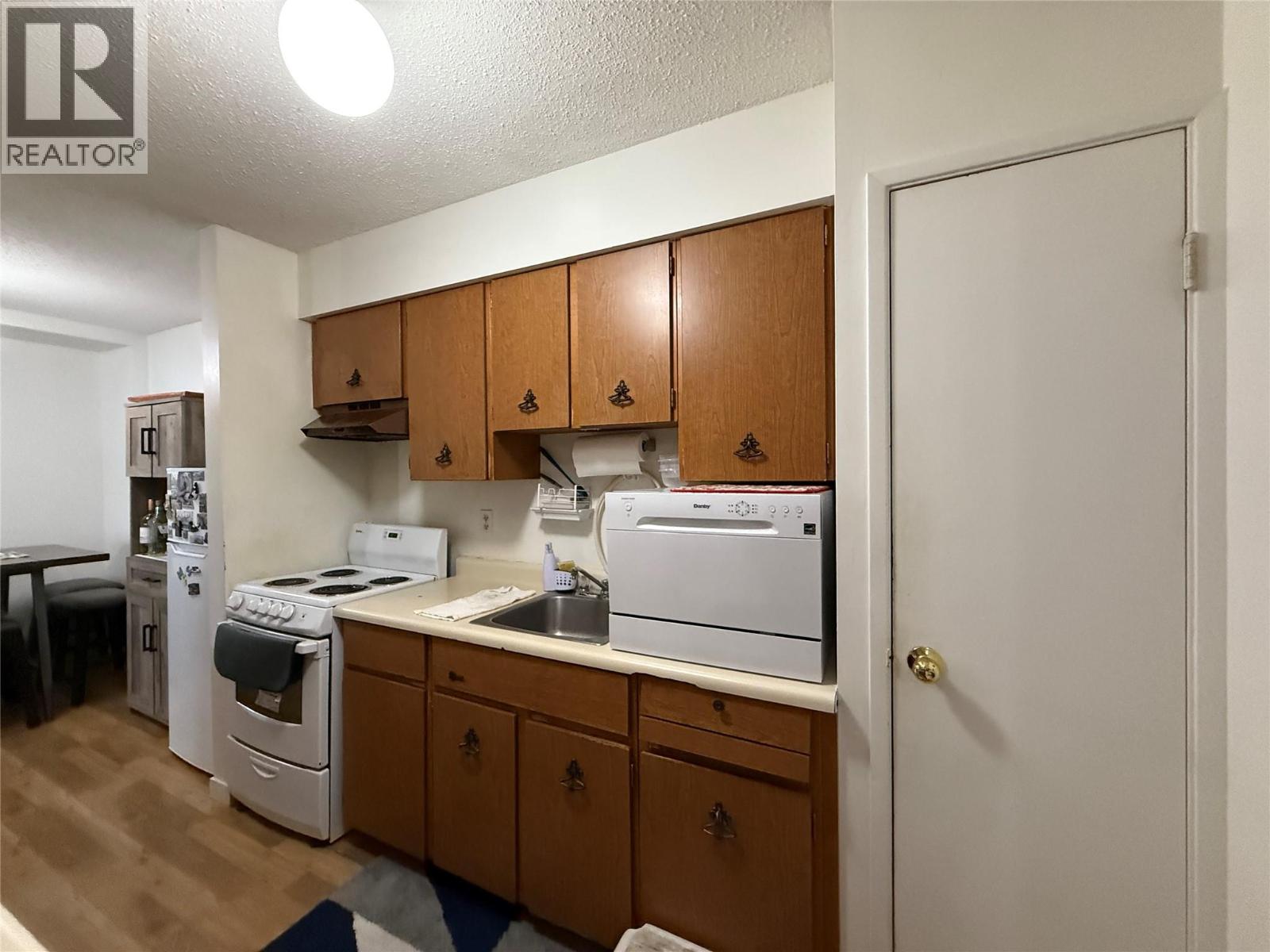 455 Richards Street W - 17